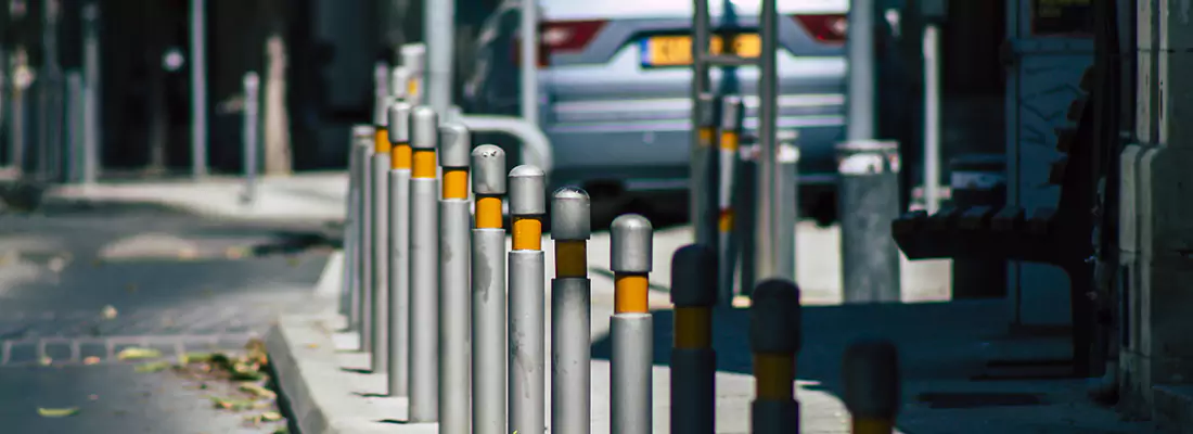 Safe and Convenient Retractable Barrier Column Systems for Properties in Tampa, FL